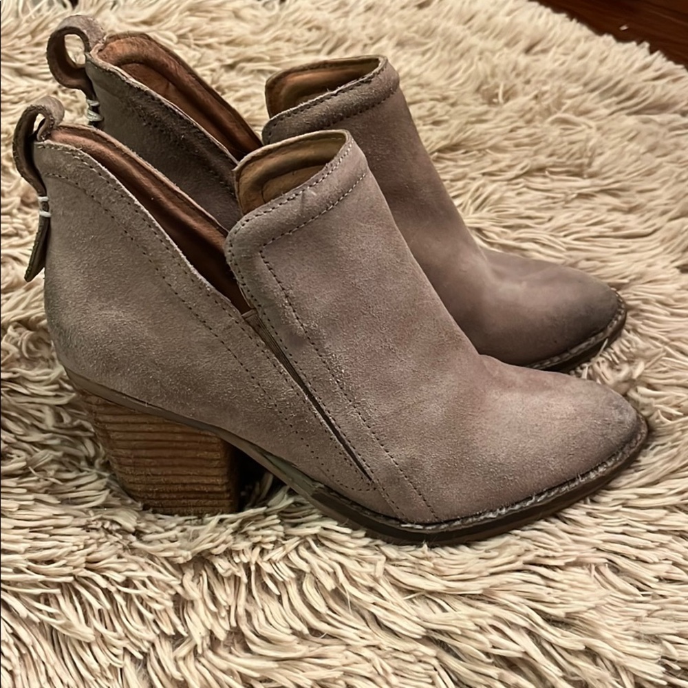 Jeffrey Campbell taupe distressed Ankle Booties